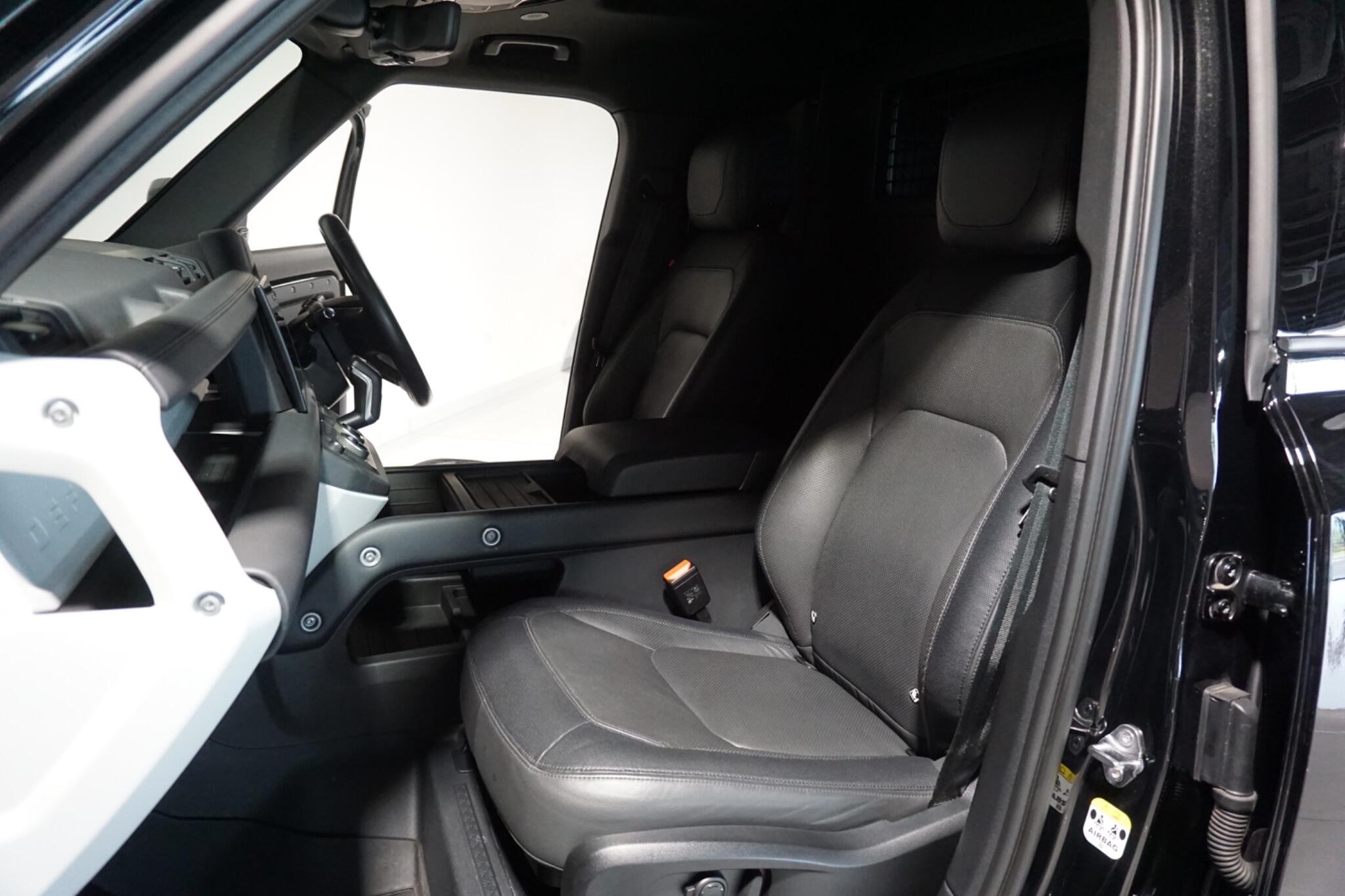 Land Rover Defender 110 3.0 D300 MHEV X-Dynamic HSE Hard Top SUV 5dr Diesel Auto 4WD MWB Euro 6 (s/s) (300 ps)